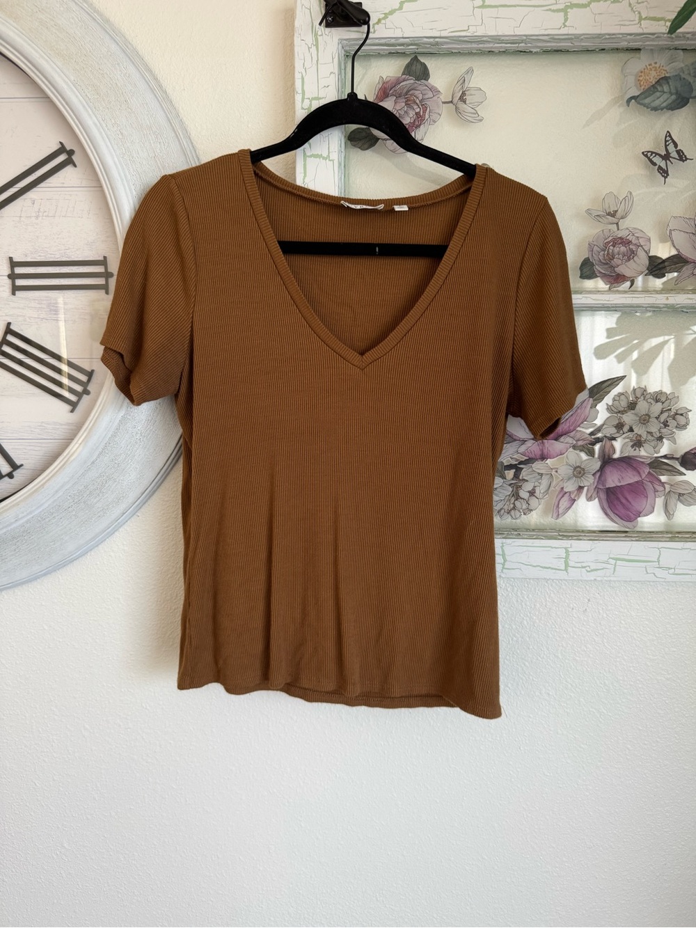 Cyrus Ribbed V-Neck Short Sleeve Top - Brown size L